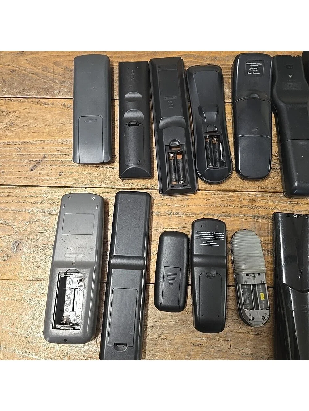 Lot of 20 Mixed Remote Controls Roku Vizio Zenith Samsung Sharp Panasonic